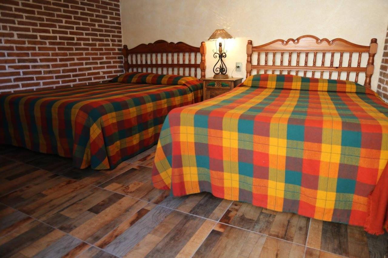 Hotel Del Carmen Tlalpujahua ภายนอก รูปภาพ